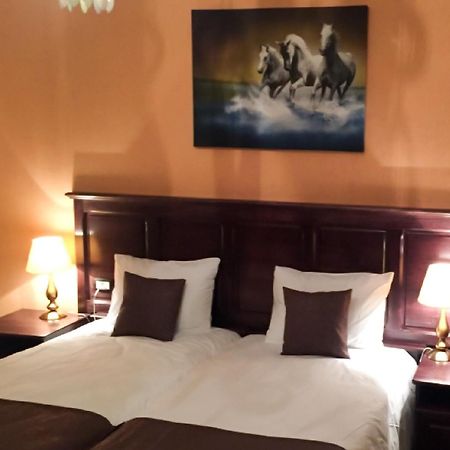 Hotel Laura Holiday Brăila Zimmer foto